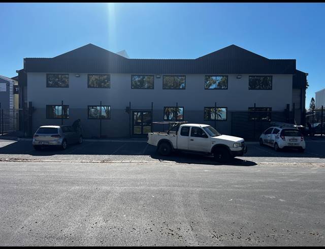 1,972M² WAREHOUSE TO LET IN BEACONVALE